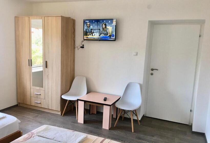 پانسیون Rooms M2