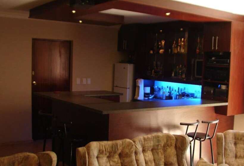 פנסיון Shirleys Place