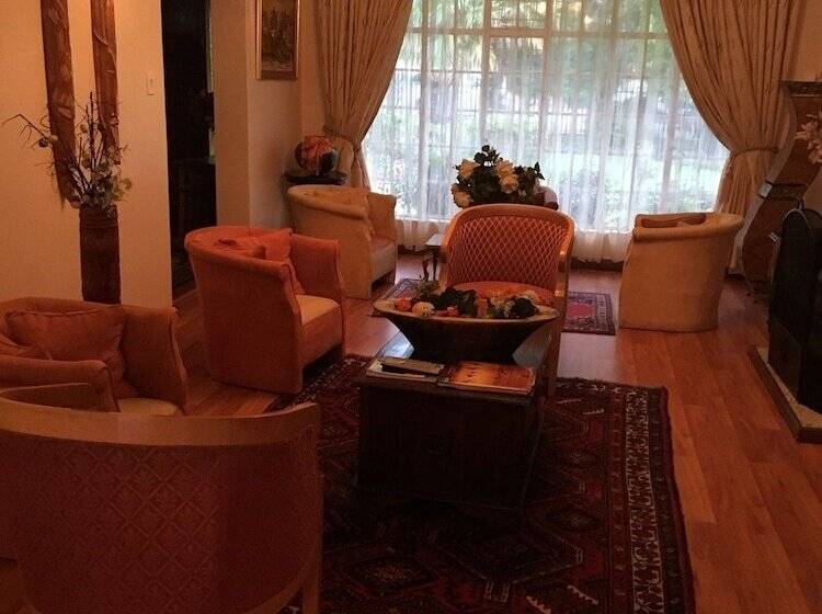 פנסיון The Orchards Executive Accommodation Mp