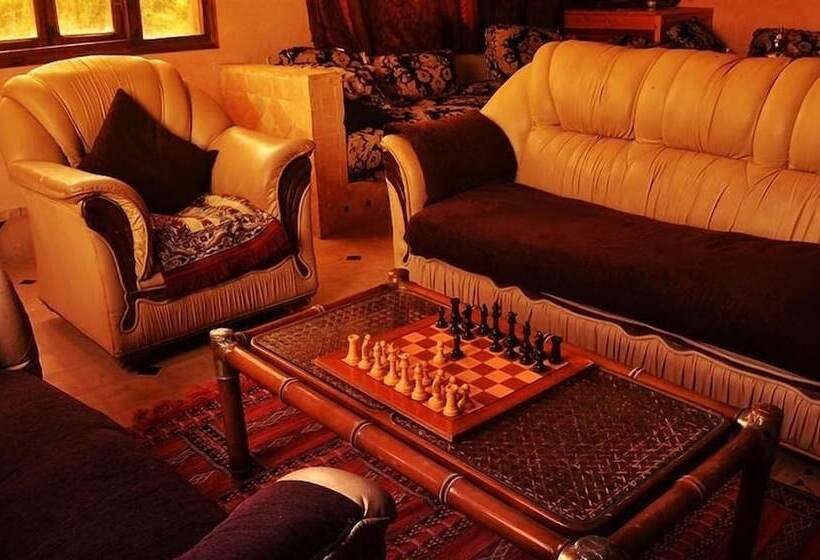 پانسیون Villa Paradise