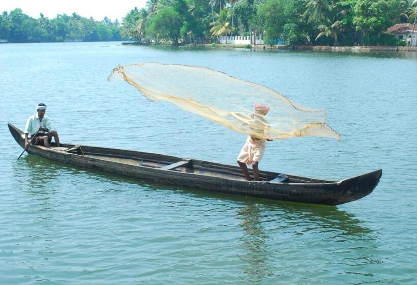 리조트 Triveny River Palace