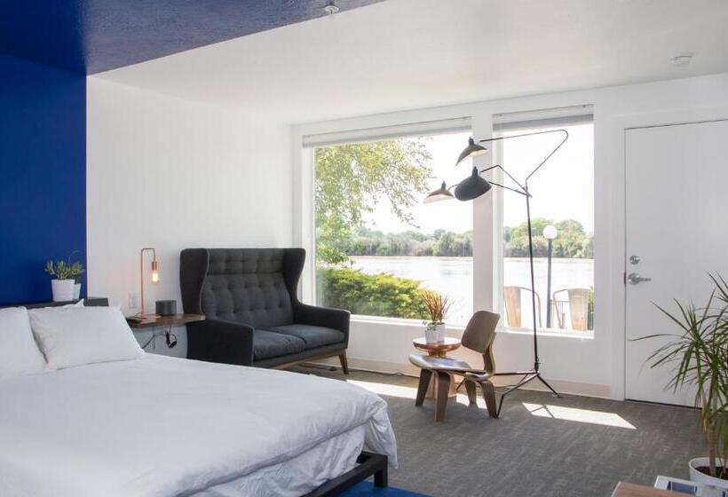 فندق صغير Skyfall Guestrooms