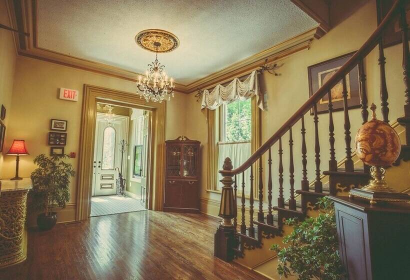 旅馆 The Woodview Inn