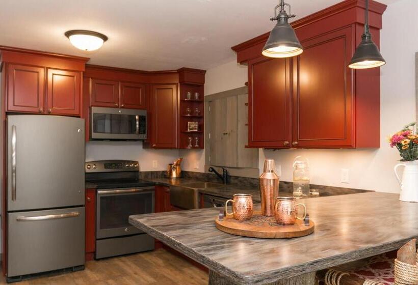 هاستل Warren Lodge