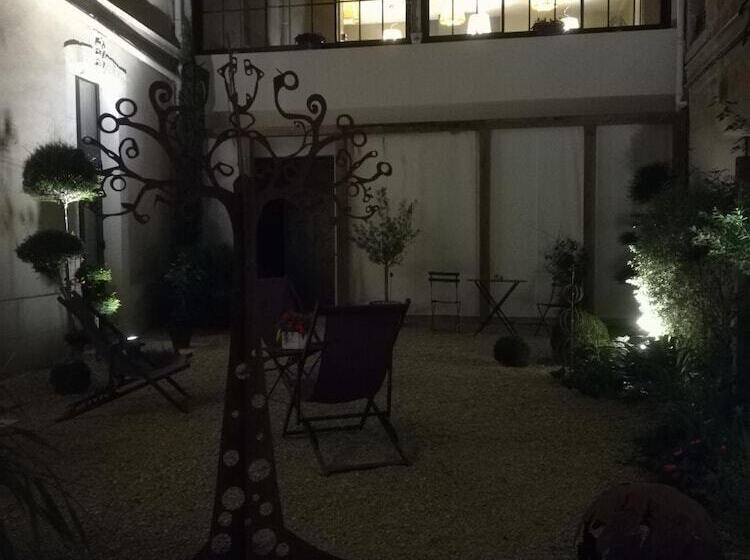 Отель France Hôtel