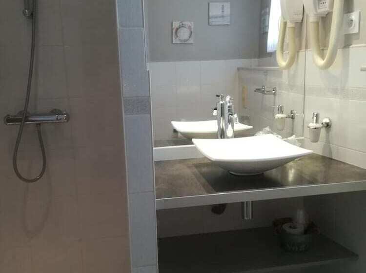 Отель France Hôtel