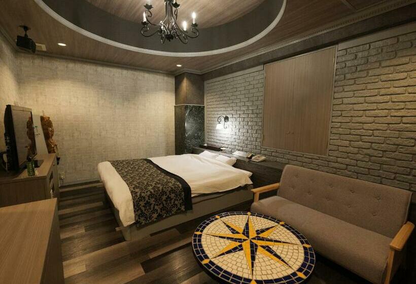 בית מלון כפרי Fun3  Adult Only