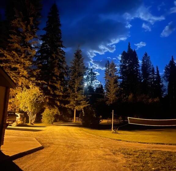 פנסיון Blaeberry Valley Vacation Rentals