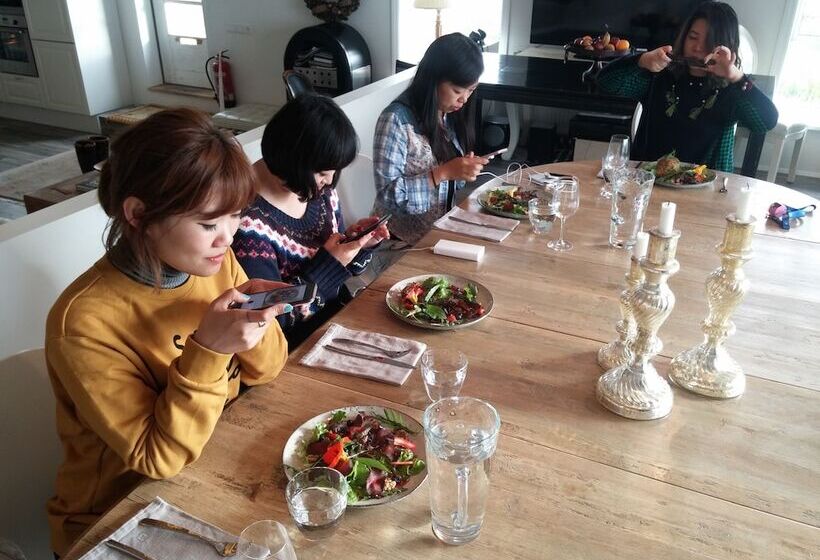 پانسیون Brimslóð Atelier Guesthouse