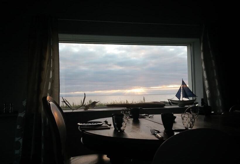 پانسیون Brimslóð Atelier Guesthouse