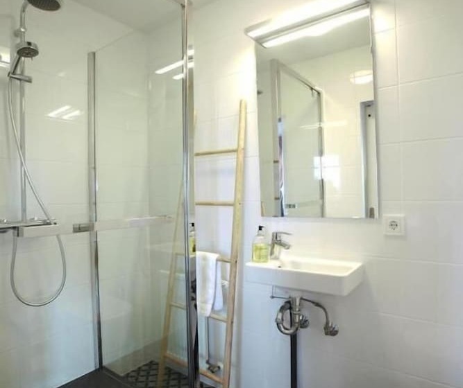 پانسیون Brimslóð Atelier Guesthouse