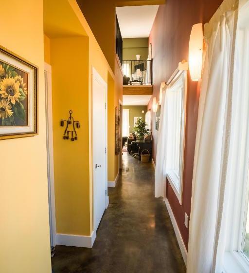 膳宿费 Crooked Tree Guest Suites