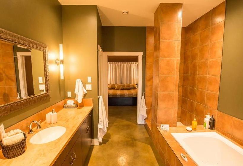 膳宿费 Crooked Tree Guest Suites