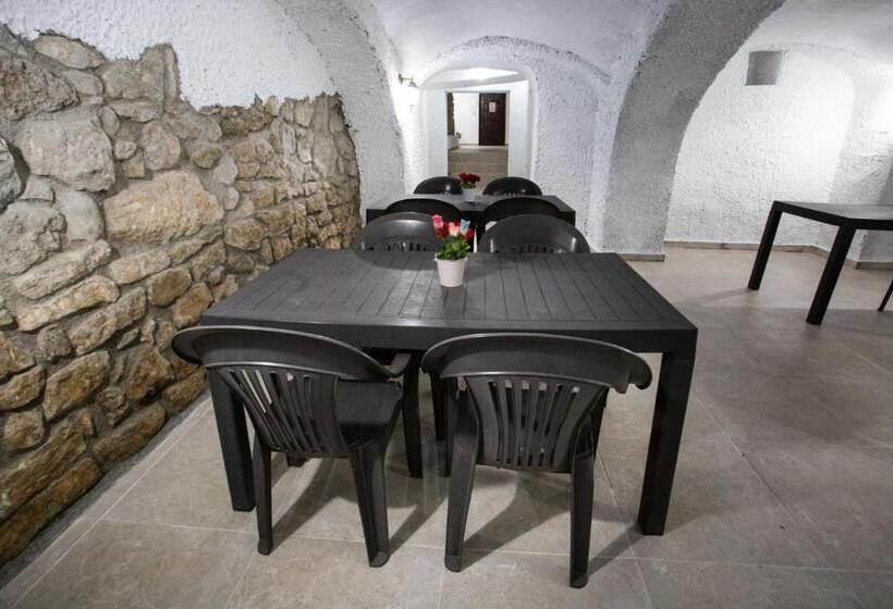 פנסיון Daddy House