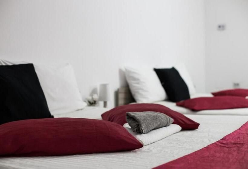 פנסיון Daddy House