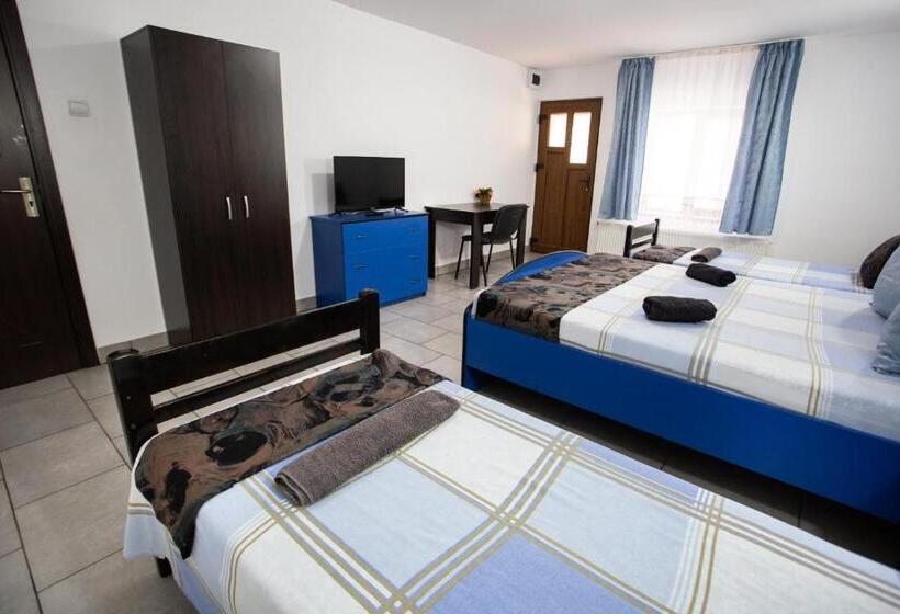 פנסיון Daddy House