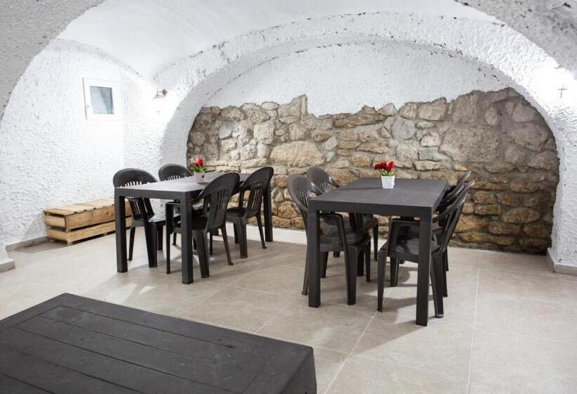 פנסיון Daddy House