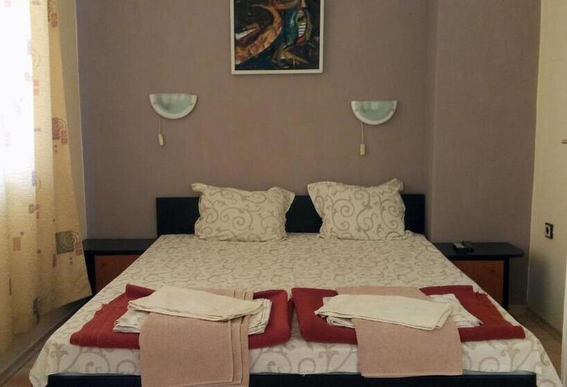 Пансион Guesthouse Oasis