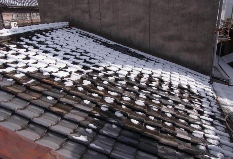 Pensão Nostalgic Guesthouse For 1 To 3 Females Or A Group Of 4 People Or More