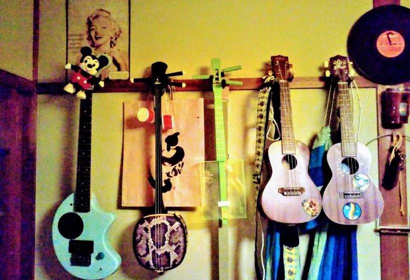 Pensão Nostalgic Guesthouse For 1 To 3 Females Or A Group Of 4 People Or More