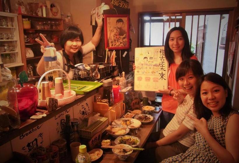 Pensão Nostalgic Guesthouse For 1 To 3 Females Or A Group Of 4 People Or More