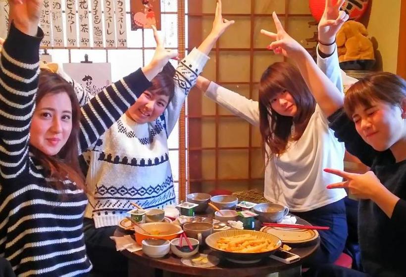 Pensão Nostalgic Guesthouse For 1 To 3 Females Or A Group Of 4 People Or More