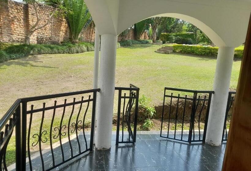 پانسیون Maasai Villa Backpackers Home