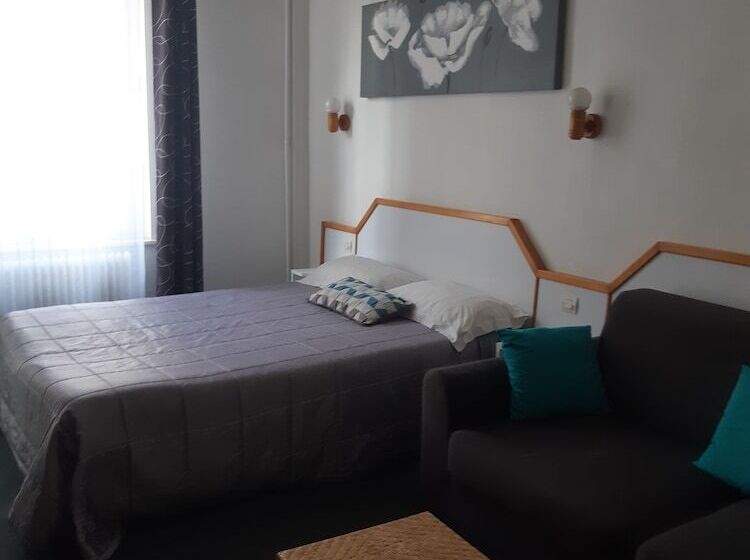 ホテル De La Croix De Malte