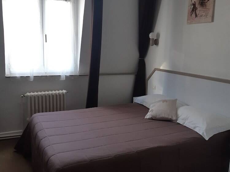 ホテル De La Croix De Malte