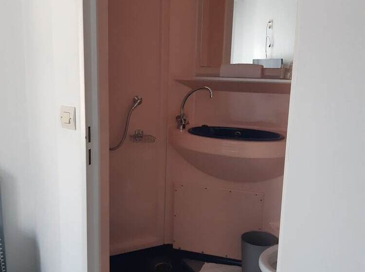 ホテル De La Croix De Malte