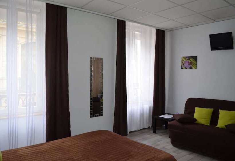 ホテル De La Croix De Malte