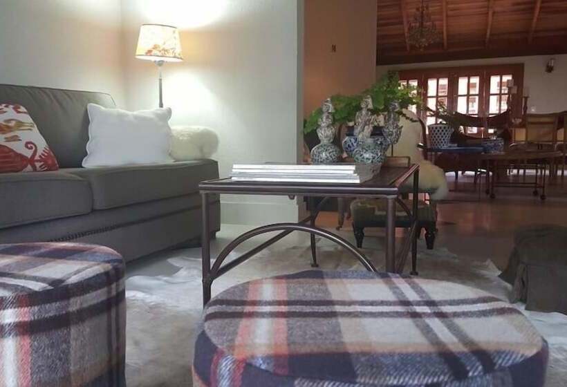 بنسيون Bosque Da Neblina