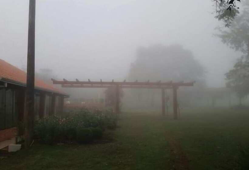 بنسيون Bosque Da Neblina