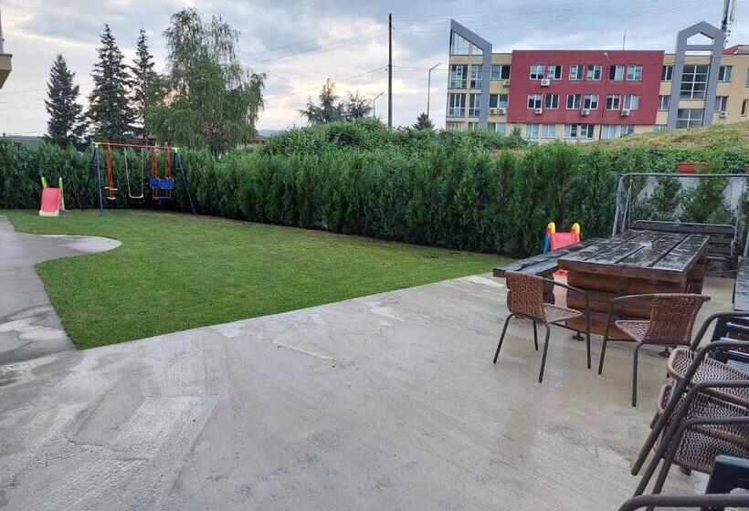 پانسیون Guest House Tedi