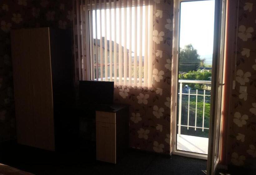 پانسیون Guest House Tedi