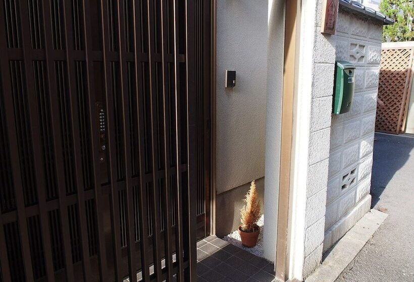 ペンション Guesthouse Ten Roku   Female Only