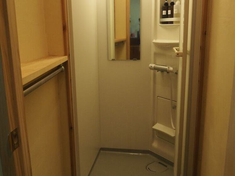 פנסיון Koya Backpackers