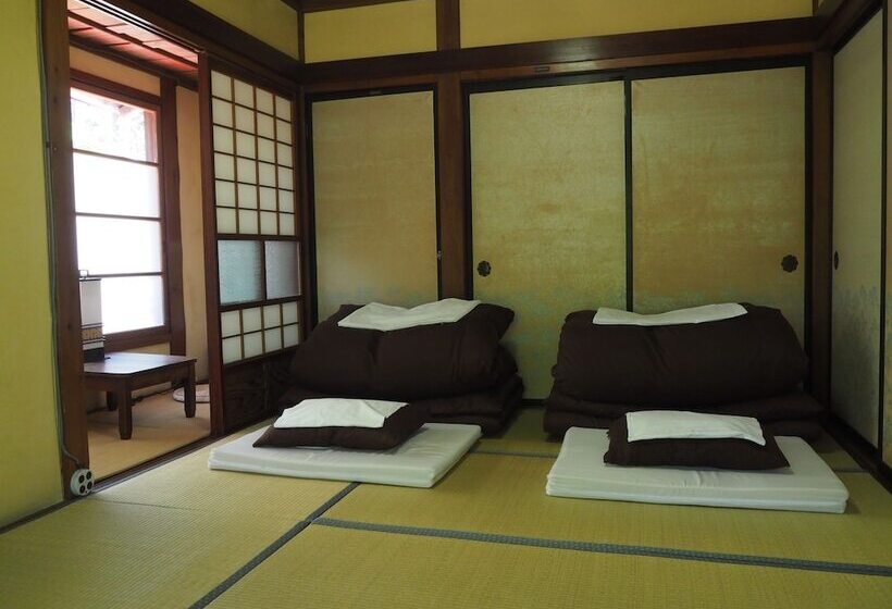 פנסיון Koya Backpackers