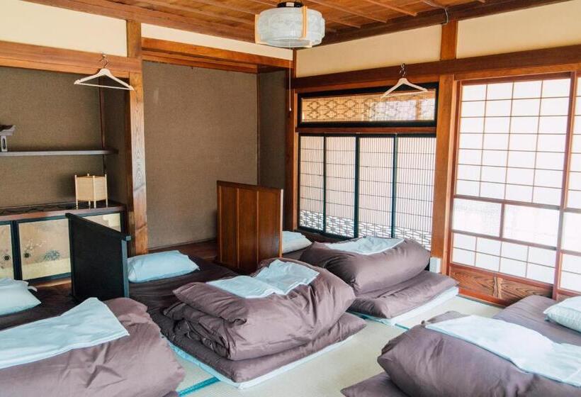 פנסיון Koya Backpackers