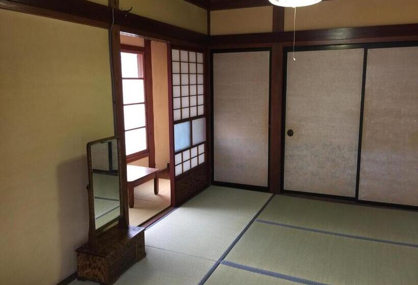 פנסיון Koya Backpackers