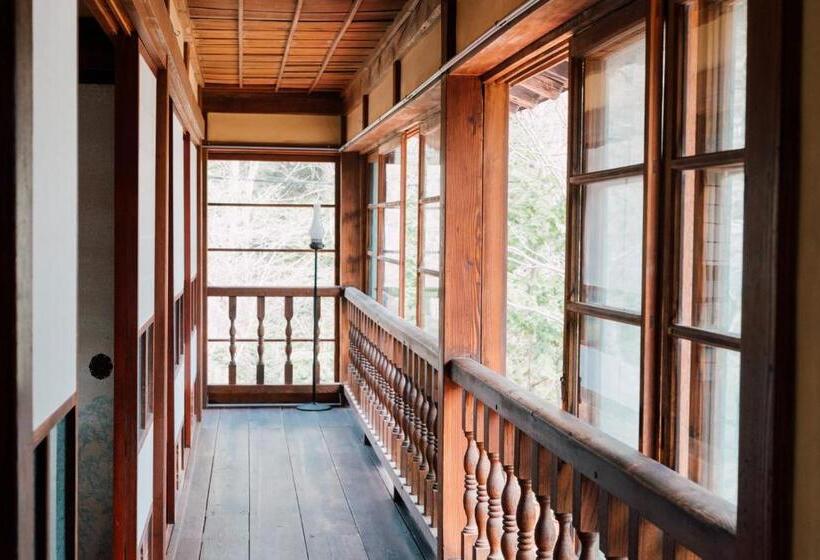 פנסיון Koya Backpackers