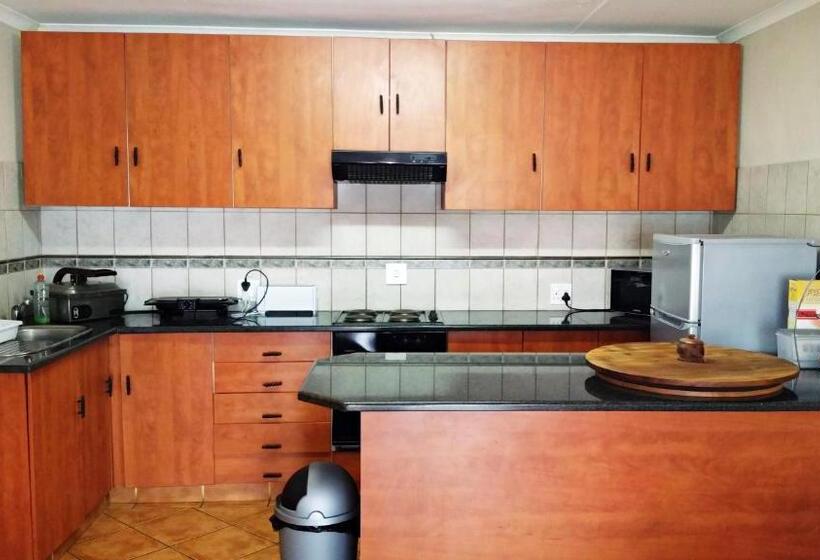 بنسيون Lani S Guest House No Loadshedding