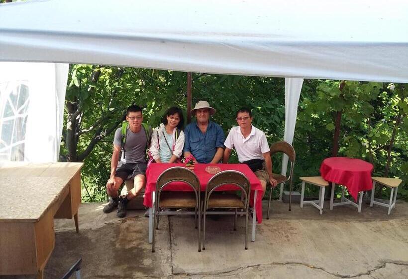پانسیون Shushan Guest House