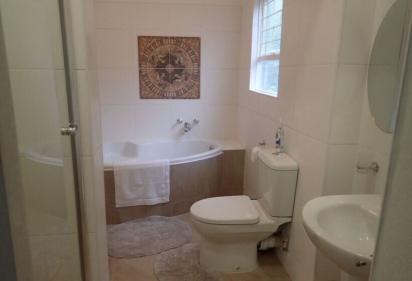 پانسیون Silver Plum Bnb