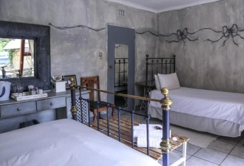 펜션 The Green Acorn Guest House