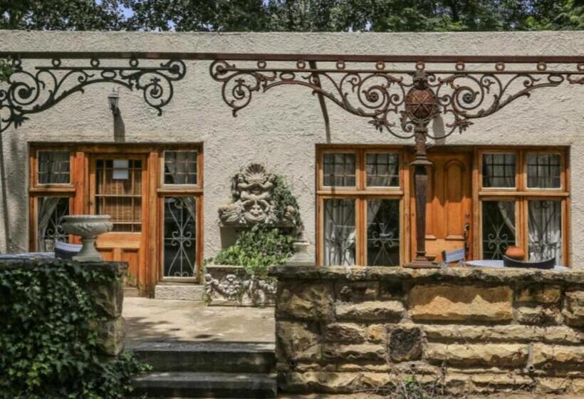 펜션 The Green Acorn Guest House