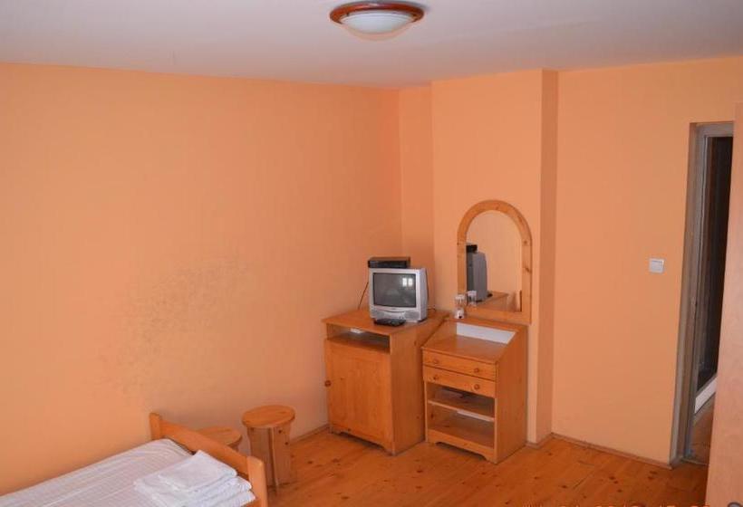 פנסיון Villa Silver Green