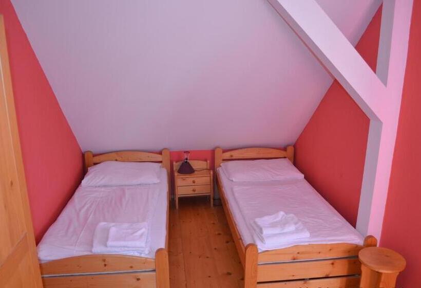 بنسيون Villa Silver Green