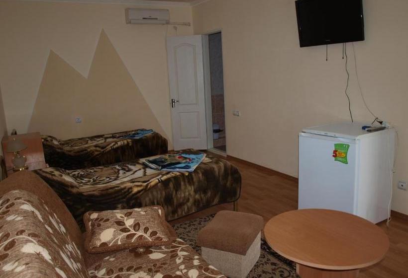 ユースホステル Guest House Naazove