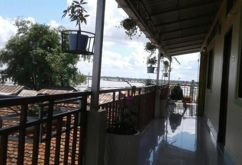 Schronisko Phalla Riverside